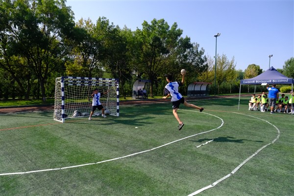 Eskişehir'de Ulusal Minikler ve Veteranlar Spor Şenliği başladı