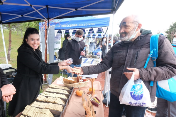 Eskişehir'in tohumları İzmir'de de vatandaşlarla buluştu