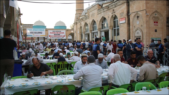 Haliliye'de binlerce vatandaşa tirit ziyafeti