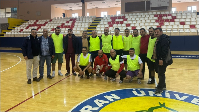 Harran Üniversitesi Hastanesi Futsal takımı şampiyon oldu