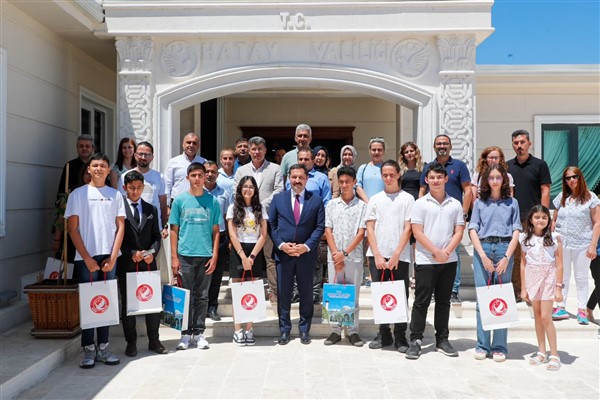  Hatay Valisi Masatlı, LGS'de tam puan alan öğrencileri ağırladı