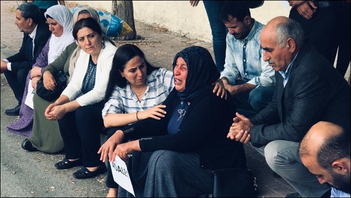 HDP'den Şenyaşar ailesinin nöbetine ziyaret