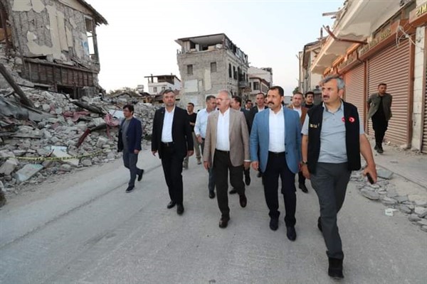 İçişleri Bakan Yardımcısı Karaloğlu ve Vali Masatlı, Kurtuluş Caddesi’nde inceleme yaptı