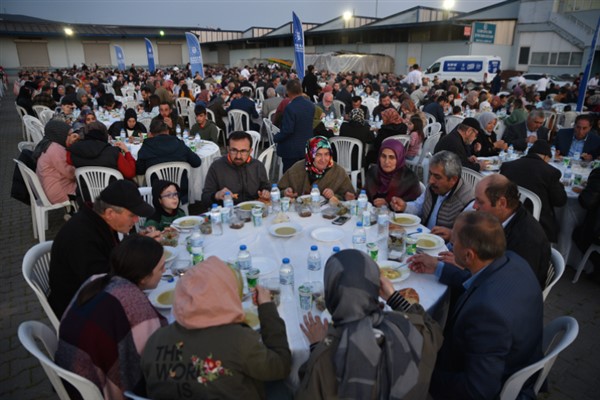 İftar sofraları İznik’te kuruldu