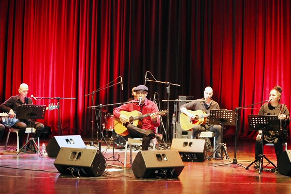 İlhan Şeşen CKSM'de konser verdi