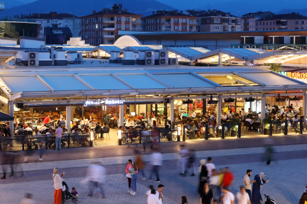 İnegöl AVM'de baharın müjdecisi mart ayı dolu dolu