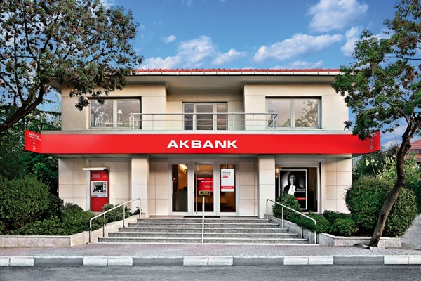 Investing.com yazarları Akbank’ın kuruluş ve büyüme hikayesini okuyucularıyla paylaştı 