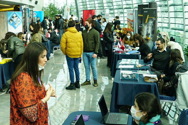 İş dünyası ile Kariyer Günleri’nde buluştular