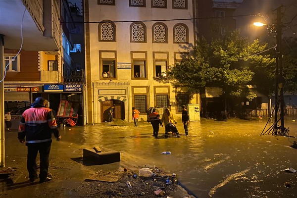 İstanbul'da yağış devam ediyor