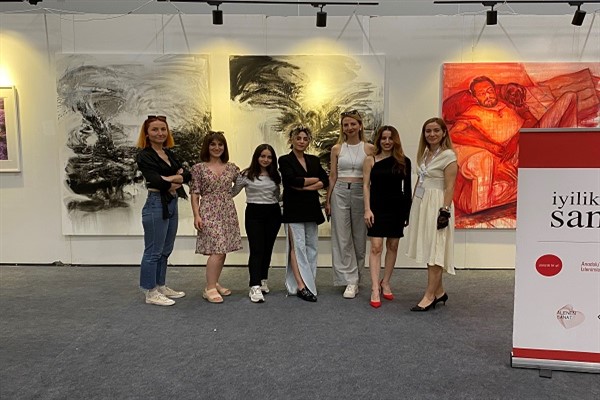 İyilik İçin Sanat Derneği’nden Artcontact İstanbul’da karma sergi 