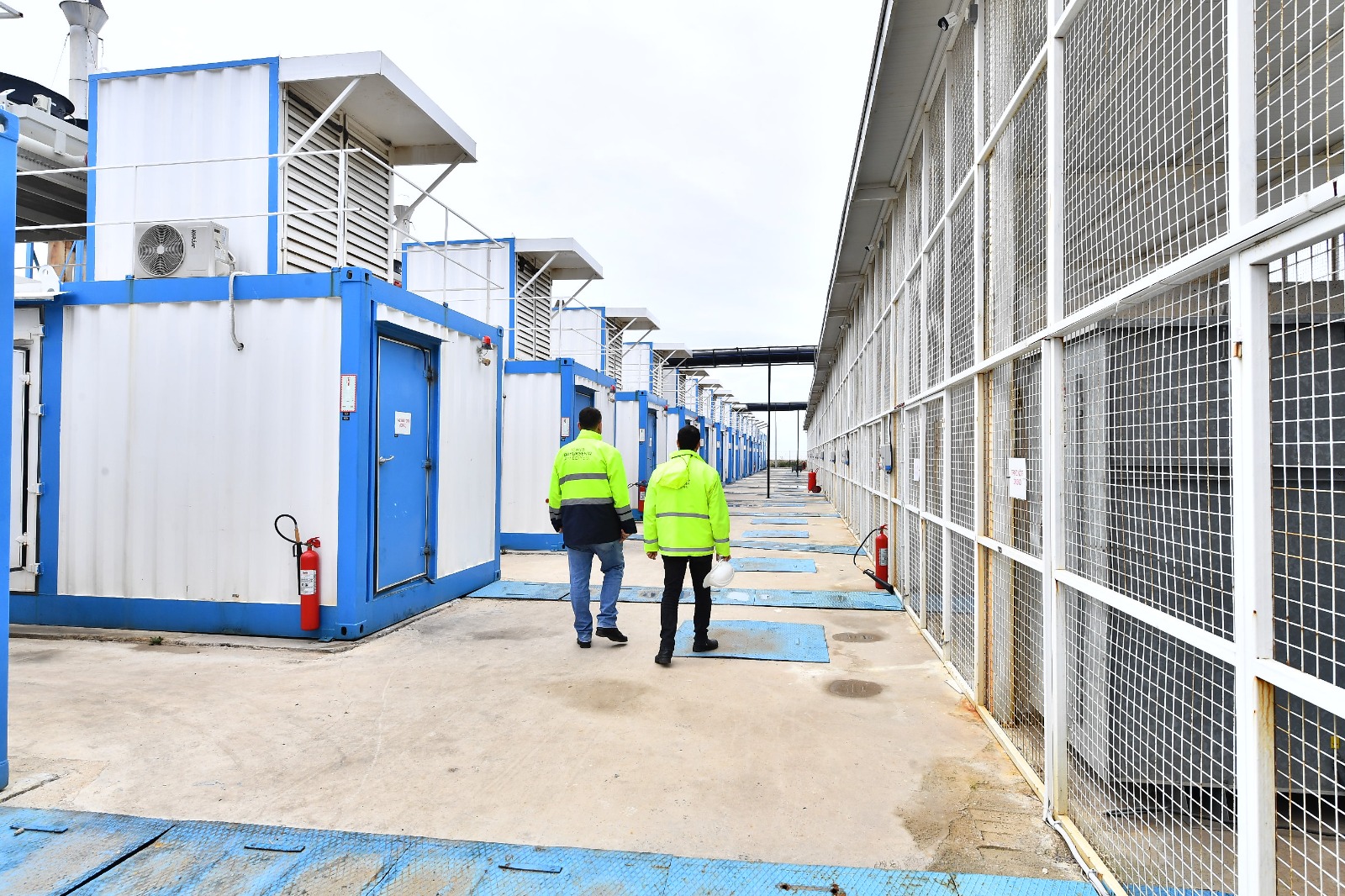 İzmir'de çöpten hem elektrik hem de yakıt elde ediliyor