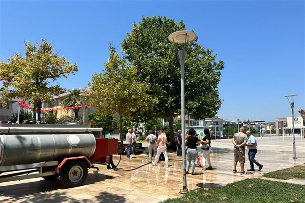 İzmir'de yangınlara karşı gönüllü ordusu büyüyor