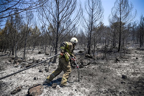 İzmir İtfaiyesi orman yangınlarına karşı nöbet tutuyor