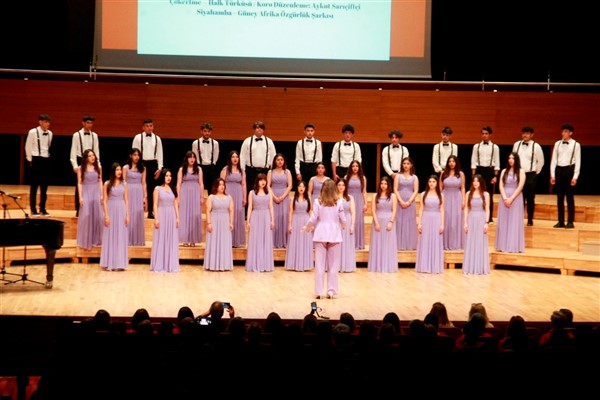 İzmir Uluslararası Çoksesli Korolar Festivali sona erdi