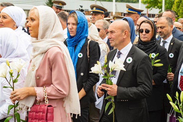 İzmirlinin temsilcileri Srebrenitsa için tek ses oldu