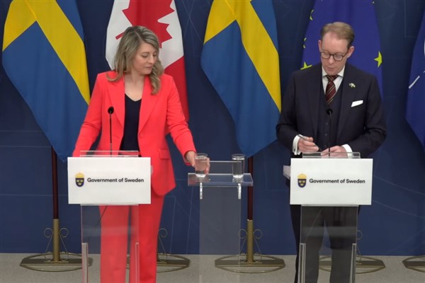 Joly: İsveç, NATO'yu daha güçlü ve güvenli hale getiriyor