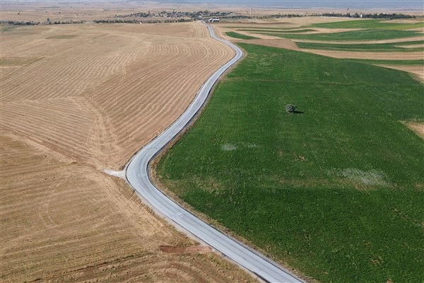 Kadıhanı'nın mahalle yolları hizmete açıldı