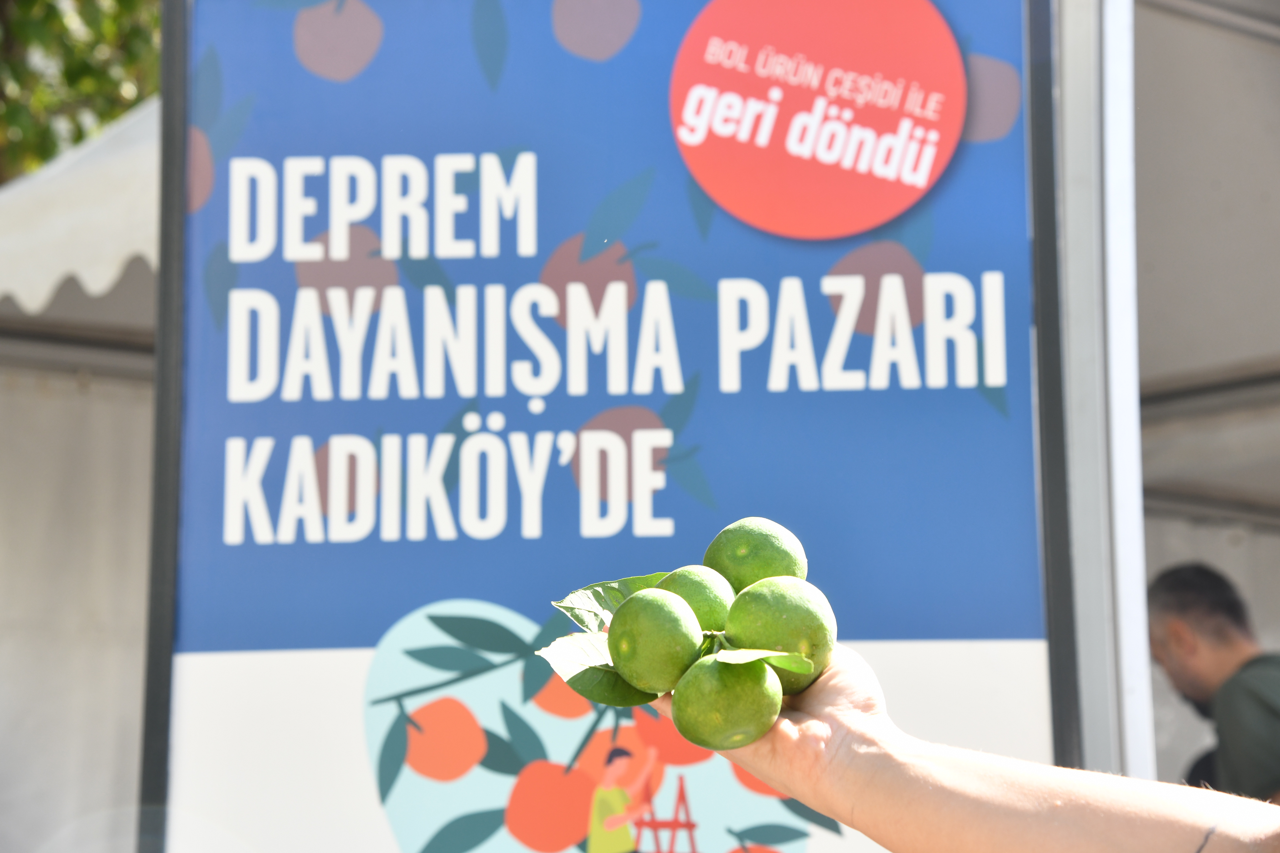 Kadıköy Belediyesi Deprem Dayanışma Pazarı kurdu