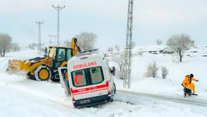 Kar yağışı etkisini sürdürüyor: 530 yerleşim yerinin yolu kapandı