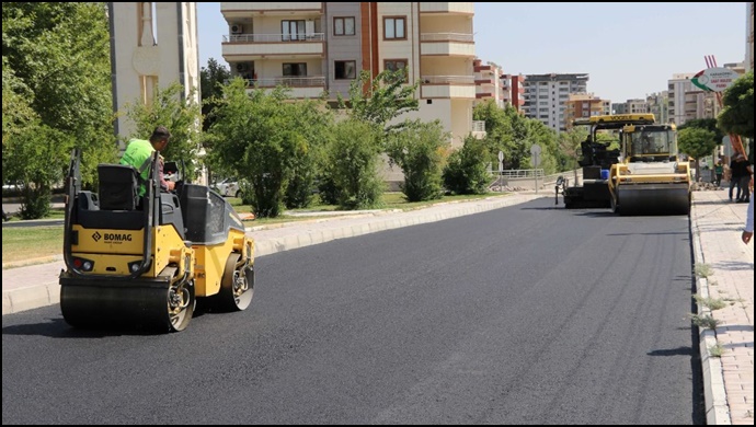 Karaköprü Akpiyar Mahallesinde asfalt çalışmaları-(VİDEO)