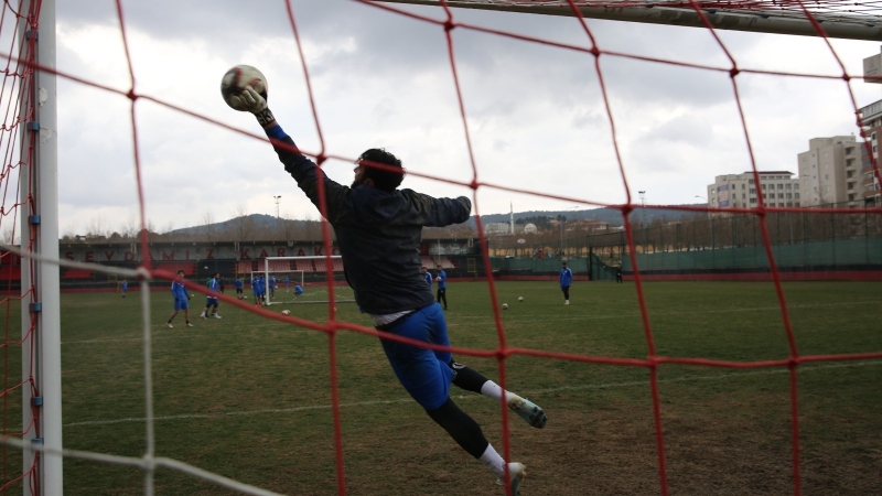 Karaköprü Belediyespor camiasından futbolculara çağrı