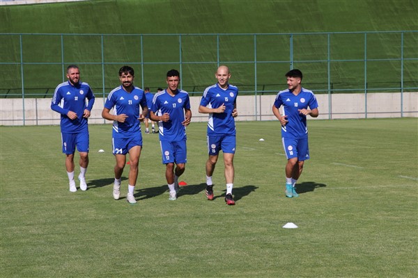 Karaköprü Belediyespor’un Erzurum kampı başladı