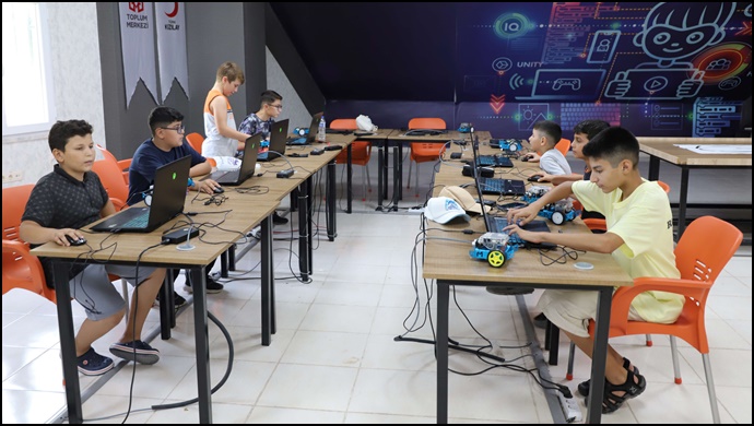 Karaköprü'de çocuklara robotik kodlama kursları veriliyor