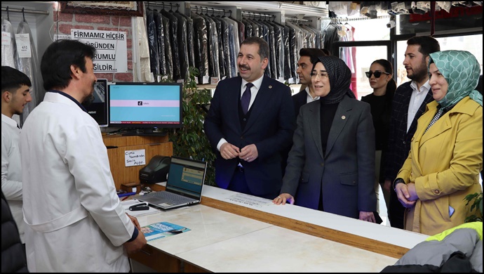 Karaköprü'de Hizmet İstikrarı İçin Başkan Baydilli Ve Milletvekili Yazmacı Vatandaşlardan Destek İstedi