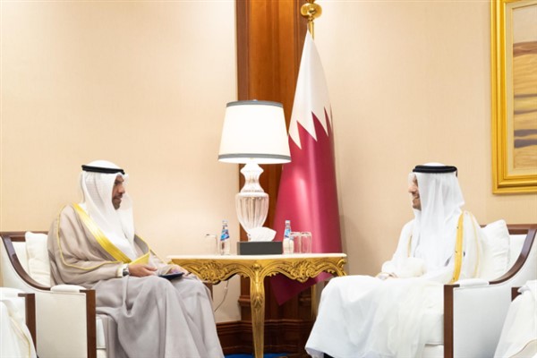 Katar Dışişleri Bakanı Al Sani, Kuveytli mevkidaşı el-Yahya ile görüştü