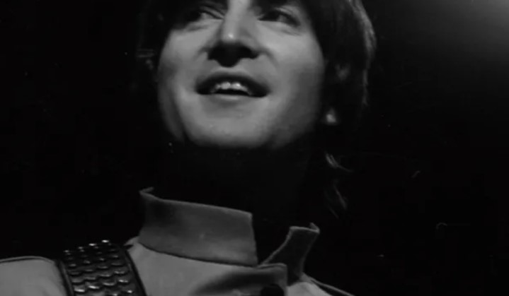 Kayıp John Lennon gitarı müzayedede rekor kırdı: 2,9 milyon dolar