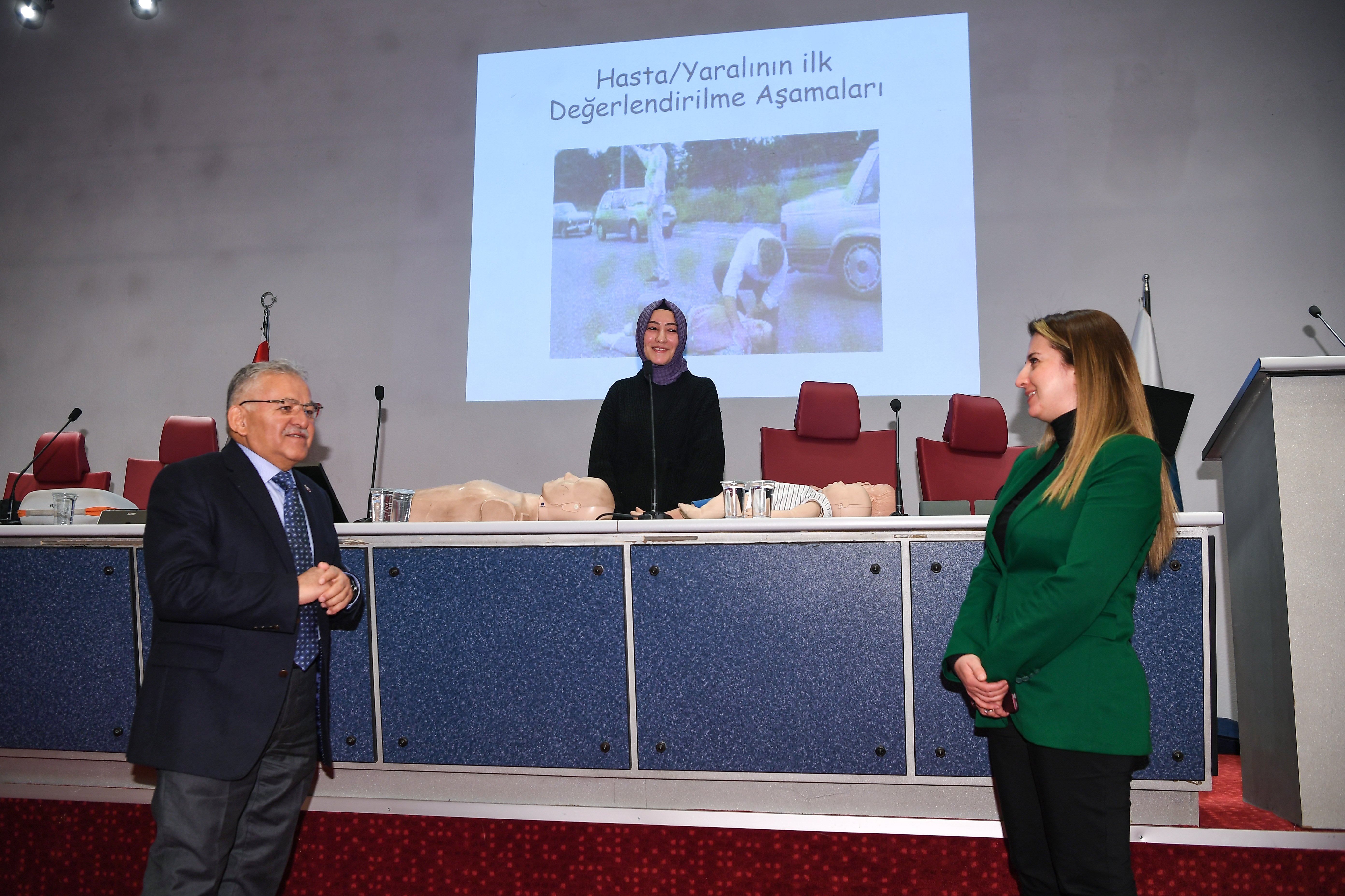 Kayseri'de belediye personeline arama kurtarma eğitim semineri düzenlendi