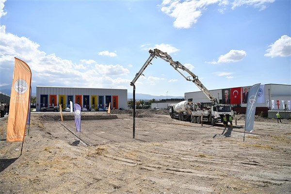 Kayseri Naciye-Ramazan Büyükkılıç ve Kızları Alzheimer Gündüz Bakım Evi temeli atıldı