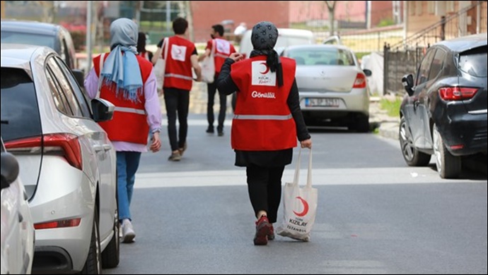 Kızılay gönüllüleri Ramazan bereketini tüm Türkiye’ye taşıyor