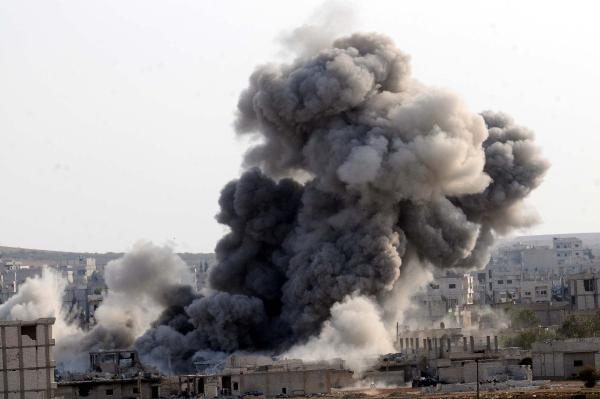 Kobane de Bombardıman Sürüyor