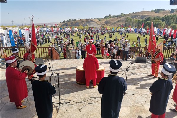 Konya Büyükşehir Belediyesi Malazgirt Zaferi'nin 952. yıl dönümünü kutluyor