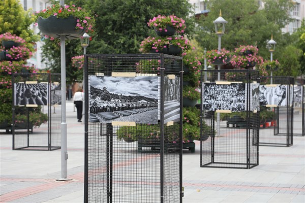 Konya'da Srebrenitsa şehitleri için fotoğraf sergisi açıldı