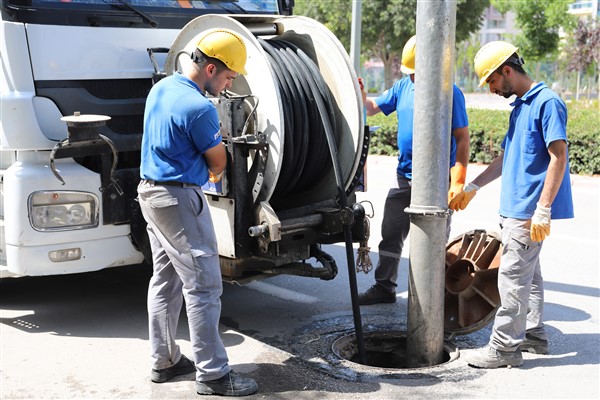 Konya’da taşkın riskine karşı kanalizasyon hatları temizleniyor