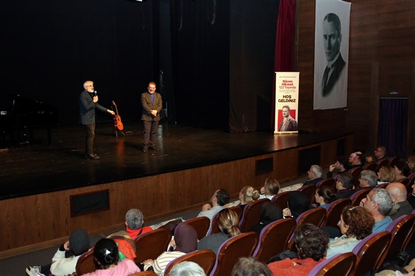 Küçükçekmece’de Nazım’a saygı gecesi düzenlendi