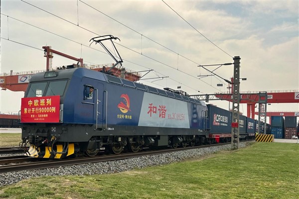 Kuşak ve Yol'un güçlü destekçisi: Çin-Avrupa yük trenleri