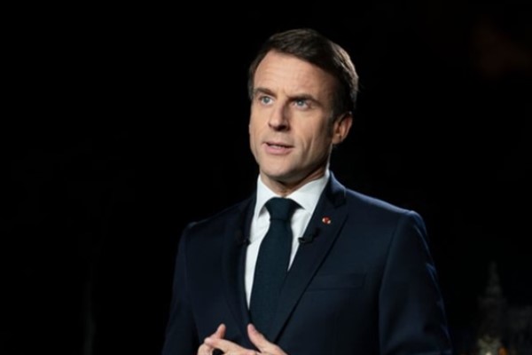 Macron: Rus saldırıları kabul edilemez