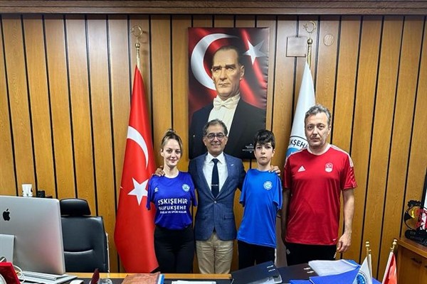 Milli sporcular Mısır'da Olimpiyat için yüzecek