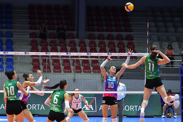 Nilüfer Belediyespor, Kadınlar AXA Sigorta Kupa Voley’de çeyrek finalde