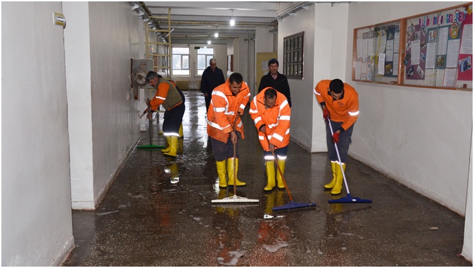 Okullar temizlenerek eğitim öğretime hazır hale getirildi