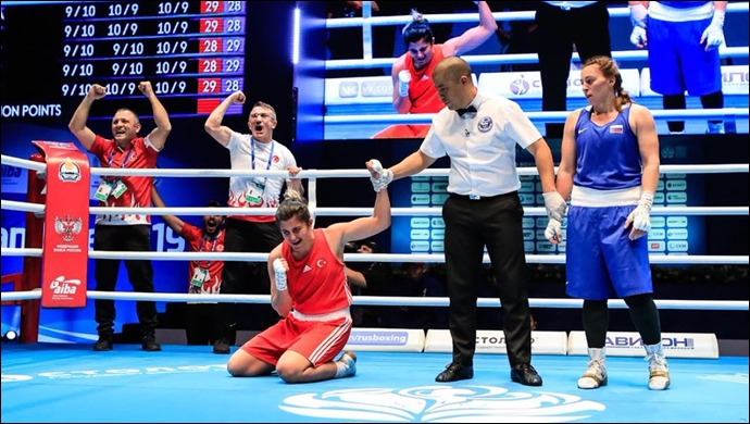 Olimpik Anneler projesinin sporcularından Busenaz Sürmeneli Altın Madalya kazandı