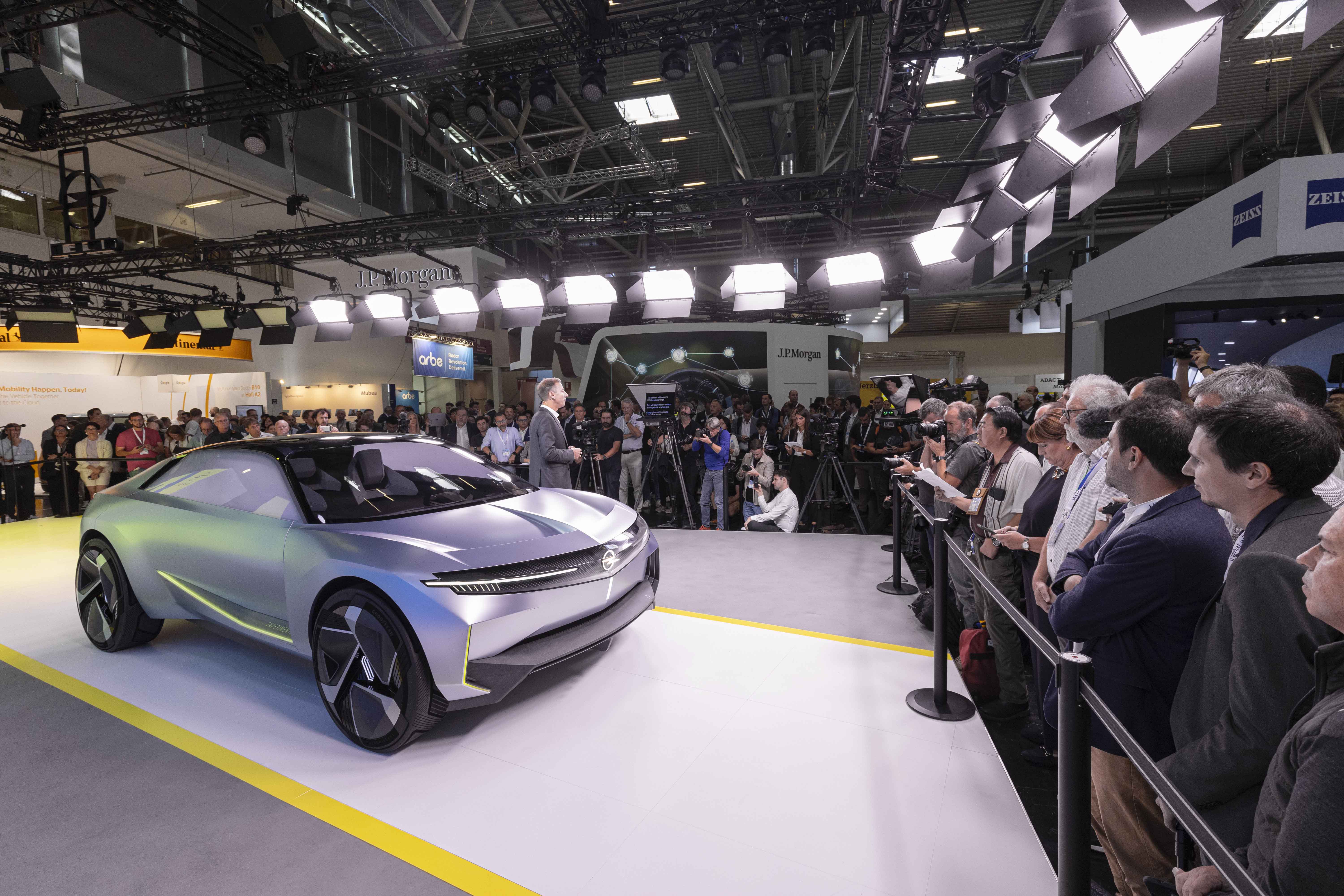Opel, IAA Mobility 2023’te yeni modellerinin Dünya Lansmanı’nı gerçekleştirdi