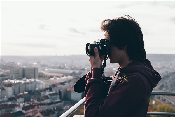 ÖRAV, ödüllü fotoğraf yarışması ile eğitimin yaşama yansımalarına odaklanıyor