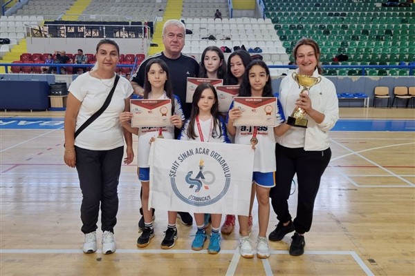 Osmangazili badmintonculardan Türkiye şampiyonluğu