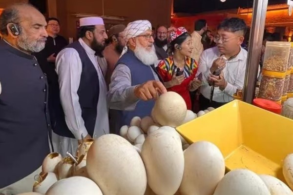 Pakistanlı heyet Xinjiang'ı ziyaret etti: Dünyaya Çin'in gerçek Xinjiang'ını anlatmalıyız