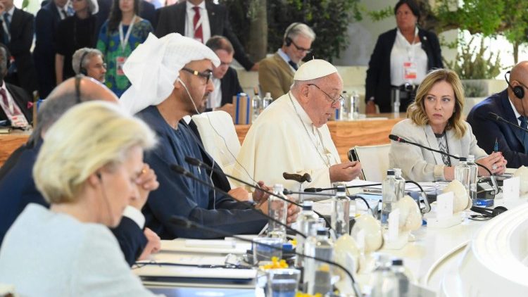 Papa G7 liderlerini otonom silahların kullanımını yasaklamaya çağırdı