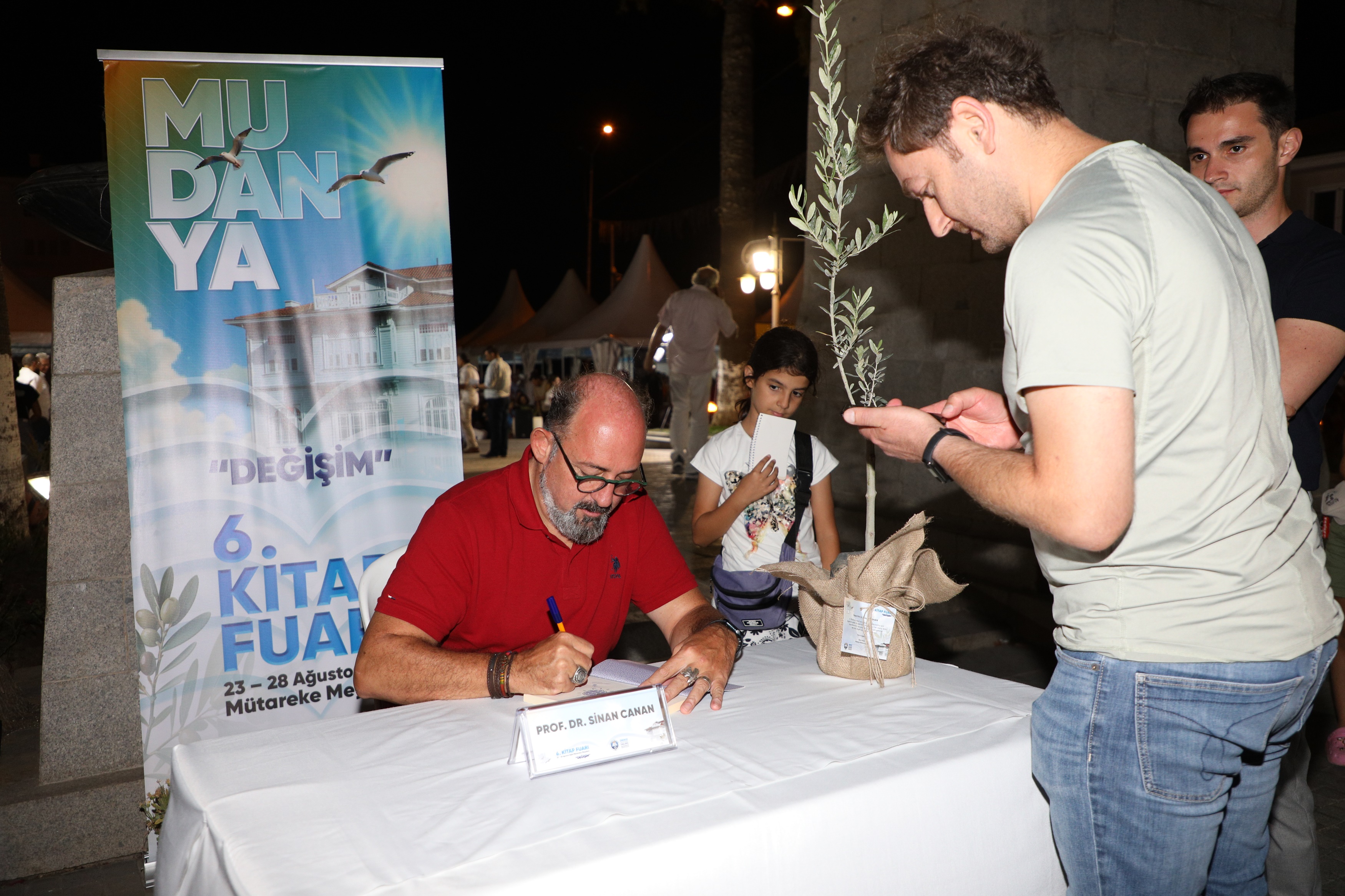 Prof. Dr. Sinan Canan: Rutini bozmadan değişim olmaz